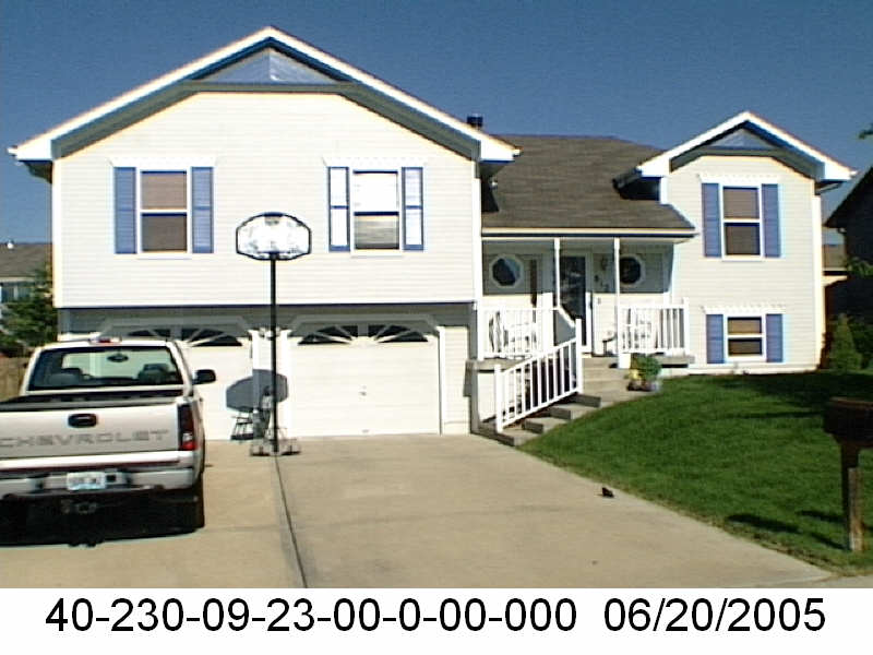 812 SW WOODLAND DR  